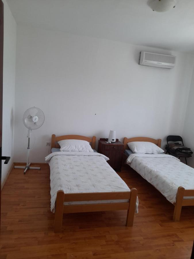 Apartman Natali Apartment Скрадин Екстериор снимка